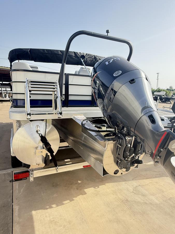 2025 Veranda VS22RC Tri-Toon