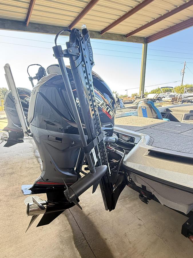 Used 2024 IKON LX 21