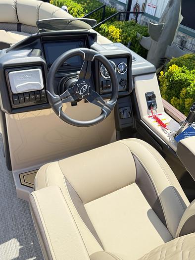 2025 Veranda VR22RC Tri-Toon - XL PACKAGE