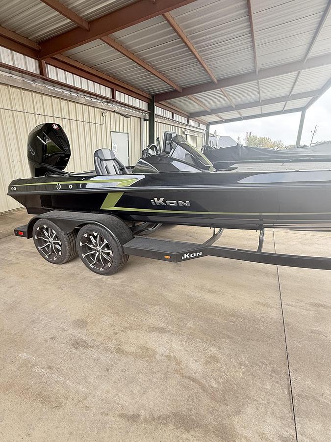 Used 2024 IKON LX 21