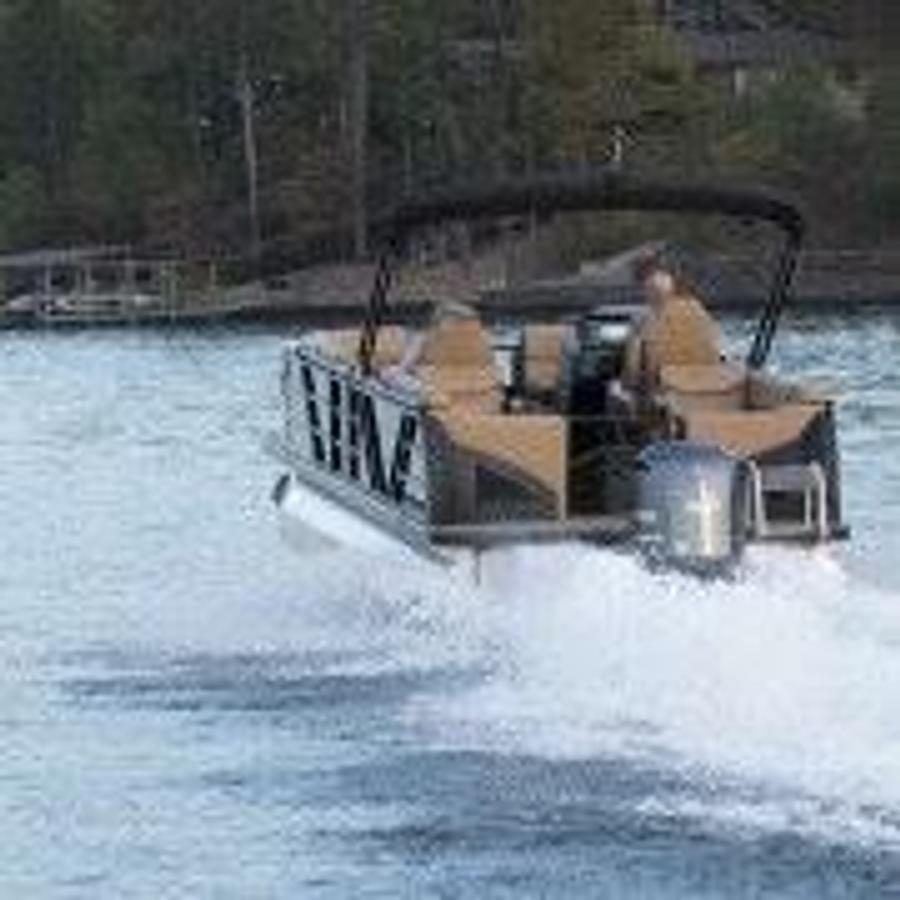 2025 Veranda VX22RC Premium Luxury Tri-Toon