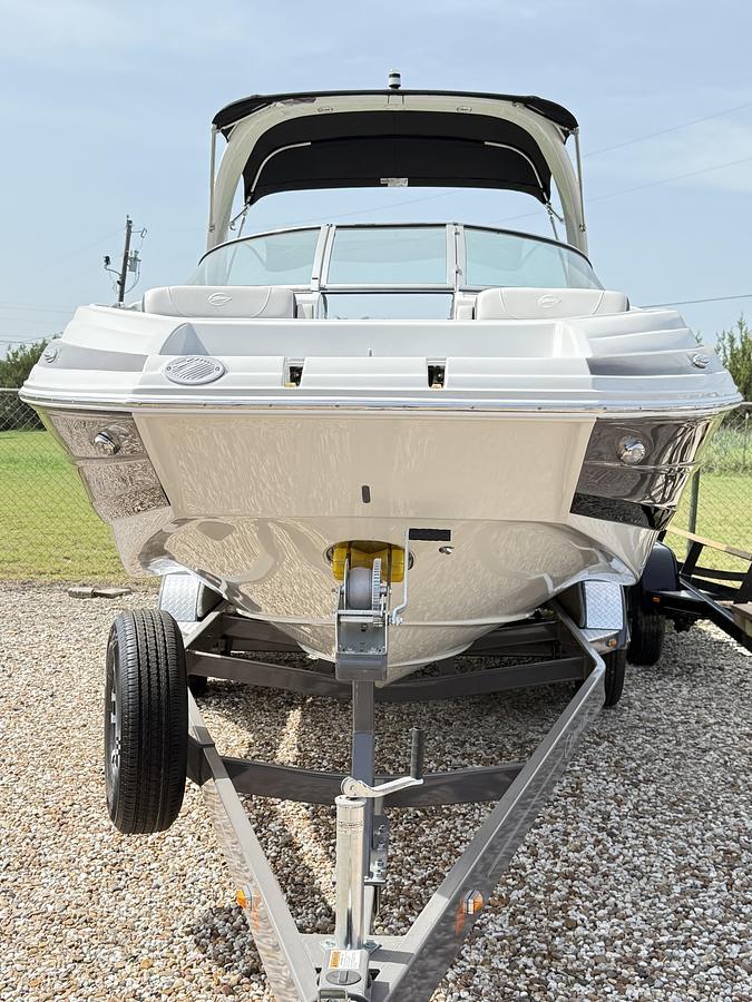 Used 2022 Crownline E255