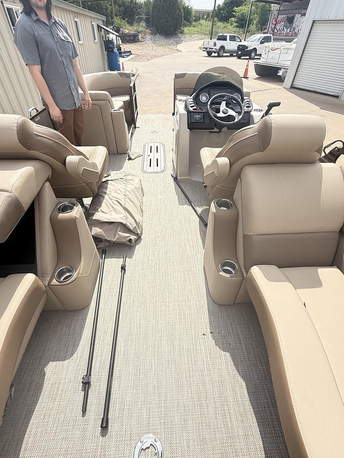 2025 Veranda VR22RC Tri-Toon