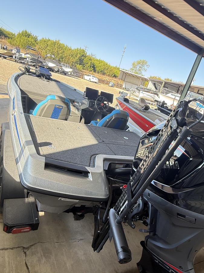 Used 2024 IKON LX 21