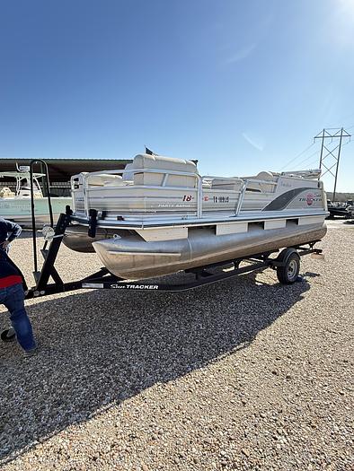 Used TRACKER PONTOON
