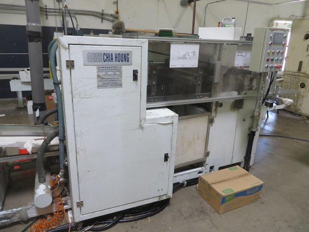 Used 17" Ocean A-500-2T Servo Driven 1/8TH and Double Cross Dinner Napkin Folder