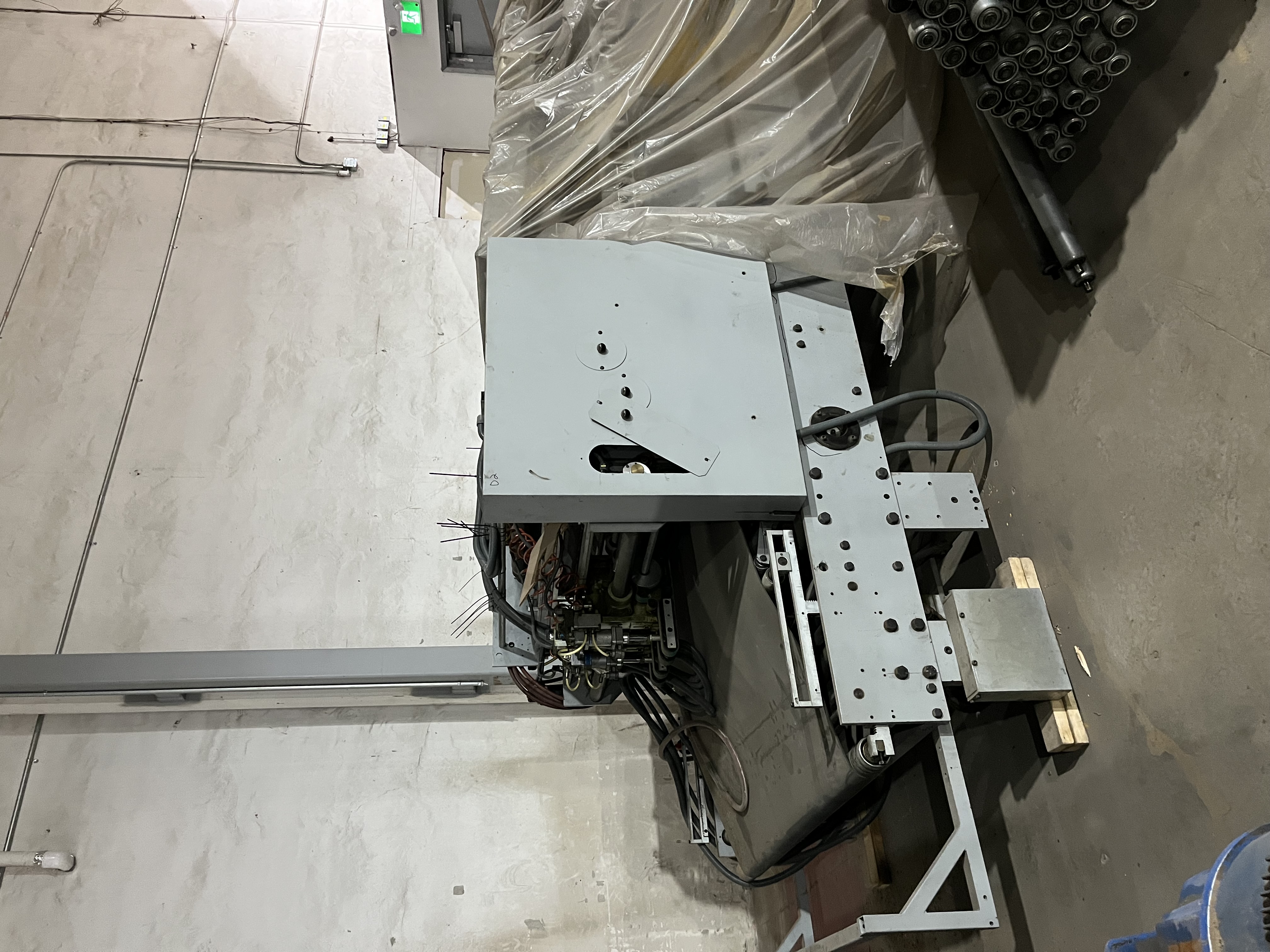Used VEGA MAXI-225 89” Corrugated Specialty Gluer "Straight Line"