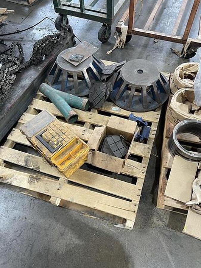 Used Assorted Air and Cone Chucks