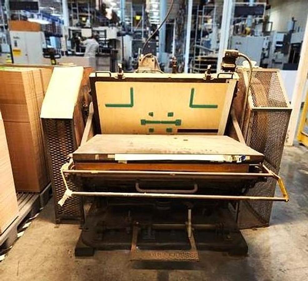 Used Thomas-National Clamshell Die Cutter, 30" x 40" Platen