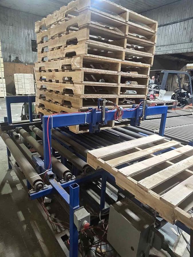 Used Automated Pallet Nailing Machine