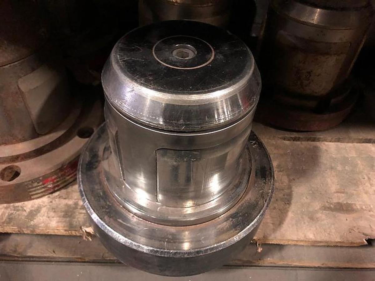 Used Double E 5" Core Chucks, 8 Available