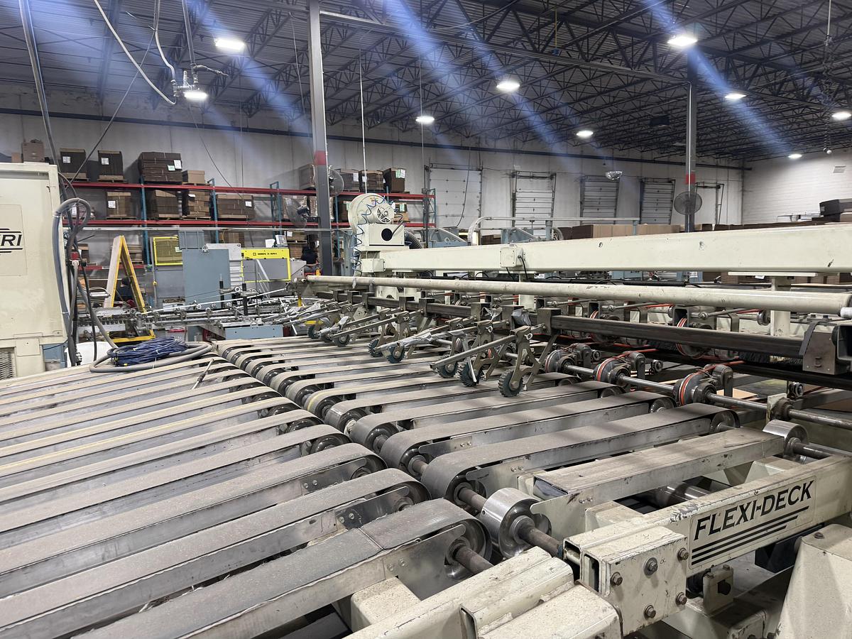 Used AG Stacker Inc. AGS-XRI 135" Flexi-Deck Corrugated Stacker – 480V – For Sale
