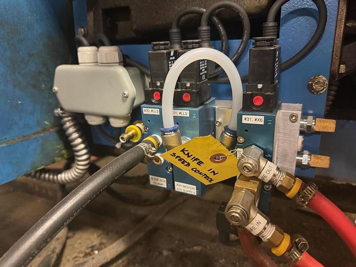 Used Lever 500 85" Single Knife Roll Cutter with Mister