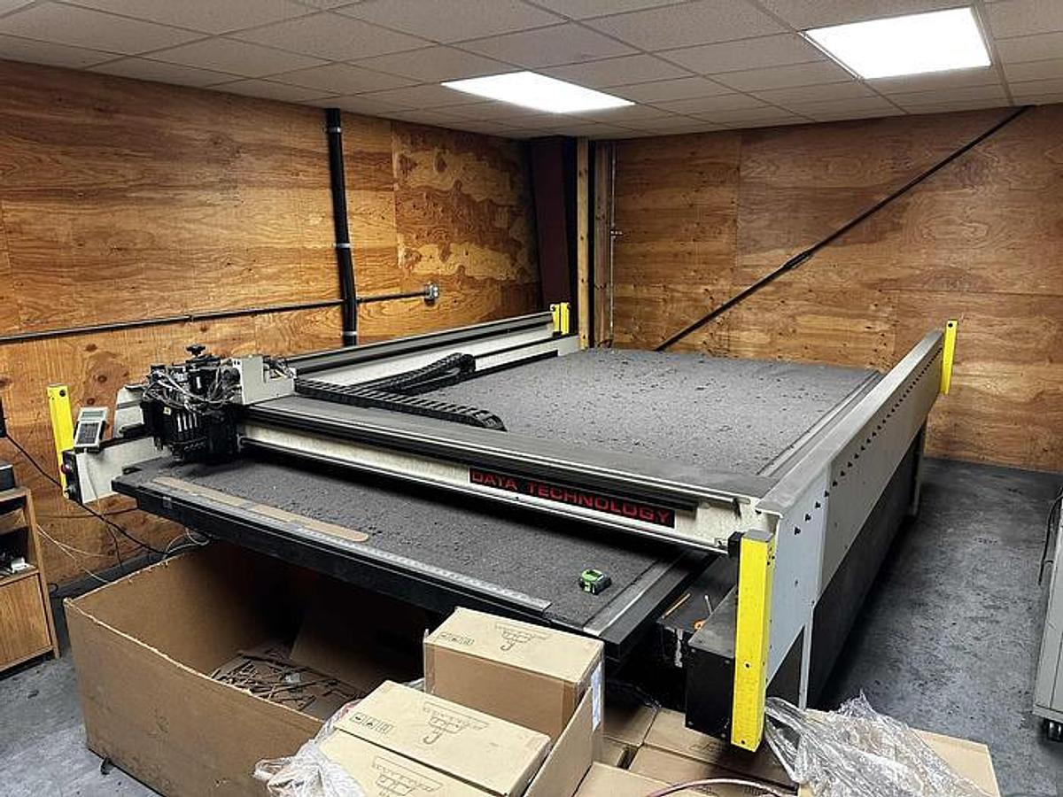 Used Data Technology DT-3000 Sample Table