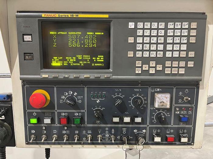 Usato CENTRO DI LAVORO DAEWOO 500 CNC FANUC 18 - M