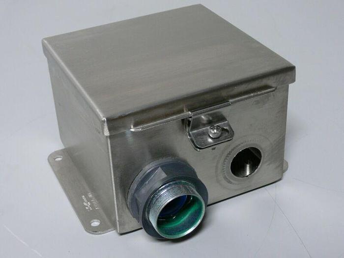 Used Hoffman J BOX A606CHNFSS HINGED COVER 6" X 6" X 4"