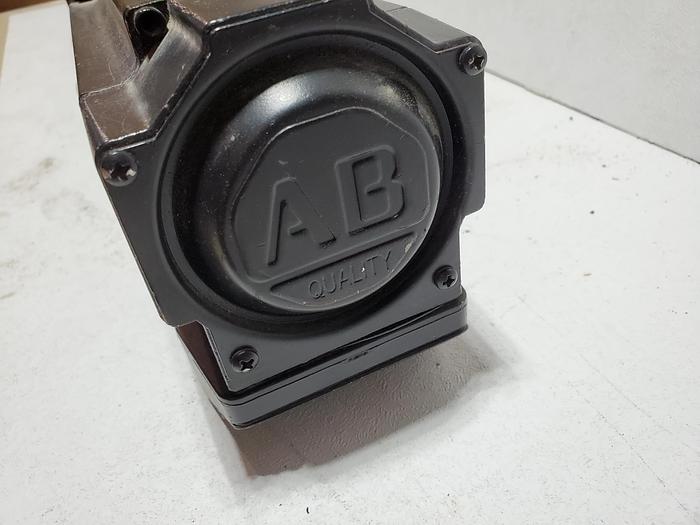 Used EXLAR LINEAR ACTUATOR & Allen Bradley Servo Motor MPL-A330P-MJ24AA