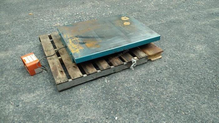 Used Advance Lifts Lift Table
