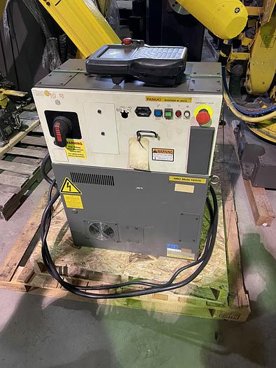 Used FANUC ARCMATE 120iC SIX AXIS ROBOT 20KG X 1811MM HIGH REACH R30iA CONTROLLER