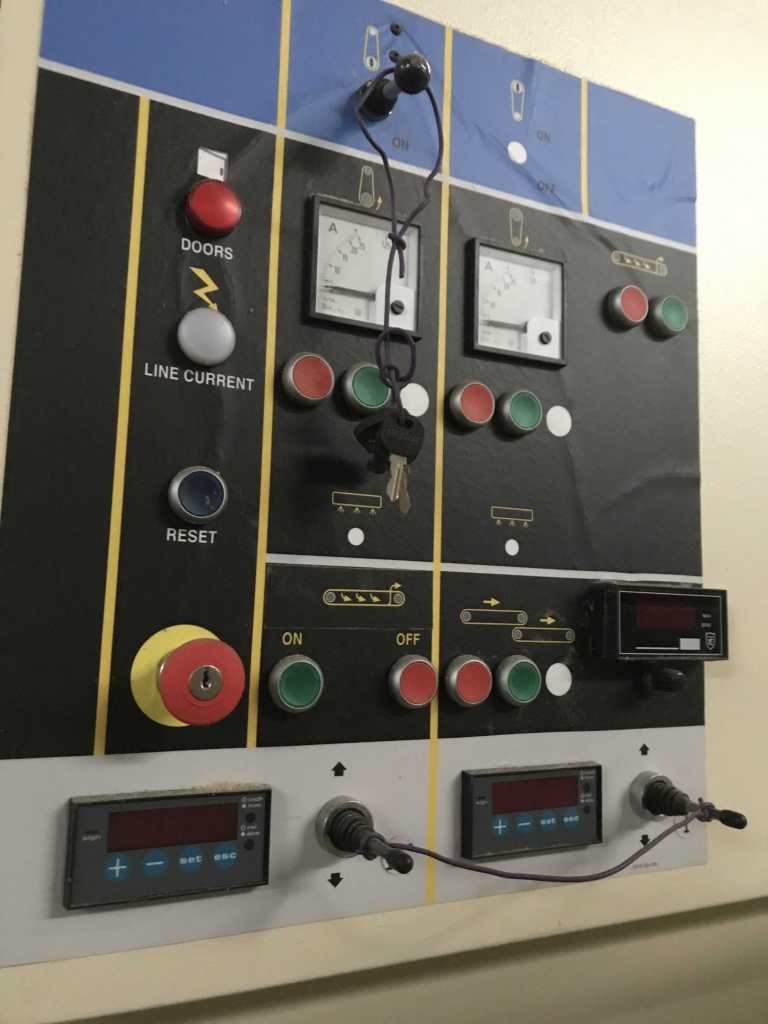 Usato 2008 Linea di levigatura inferiore e superiore a 1 rullo.