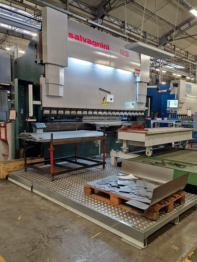 Usato PRESSA PIEGATRICE SALVAGNINI