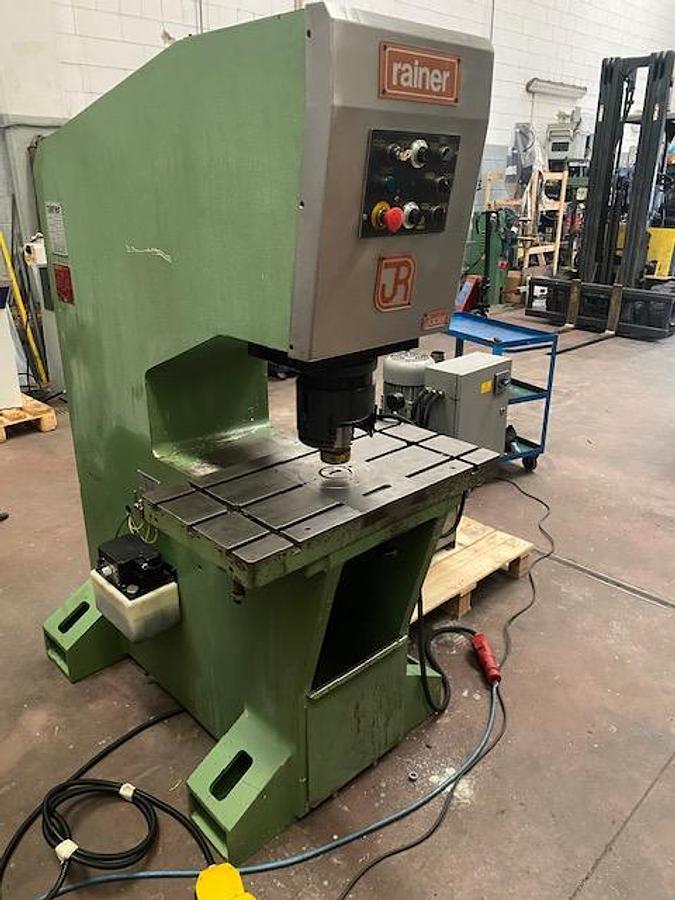 Usato PUNZONATRICE IDRAULICA MANUALE RAINER