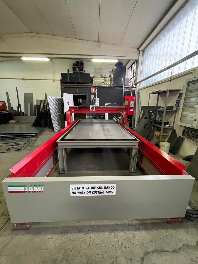 Usato PLASMA CONTROLLO NUMERICO DAMI ITALO 1530