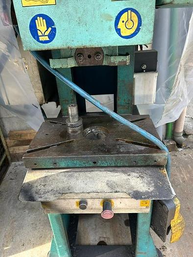 Usato Pressa eccentrica a frizione IMS 25 VE