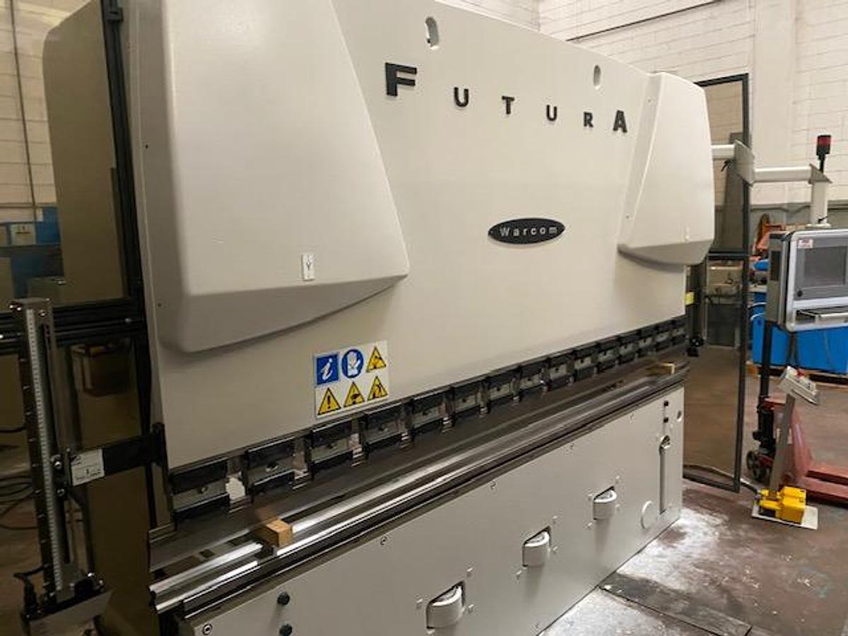 Usato PIEGATRICE IDRAULICA WARCOM