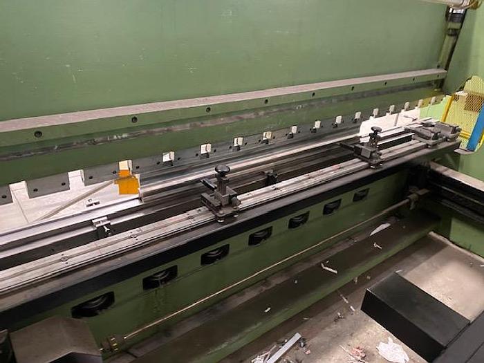 Usato PIEGATRICE IDRAULICA COMAC