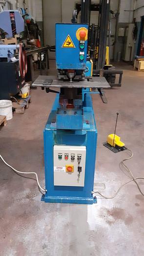 Usato PUNZONATRICE CESOIA UNIVERSALE OMERA