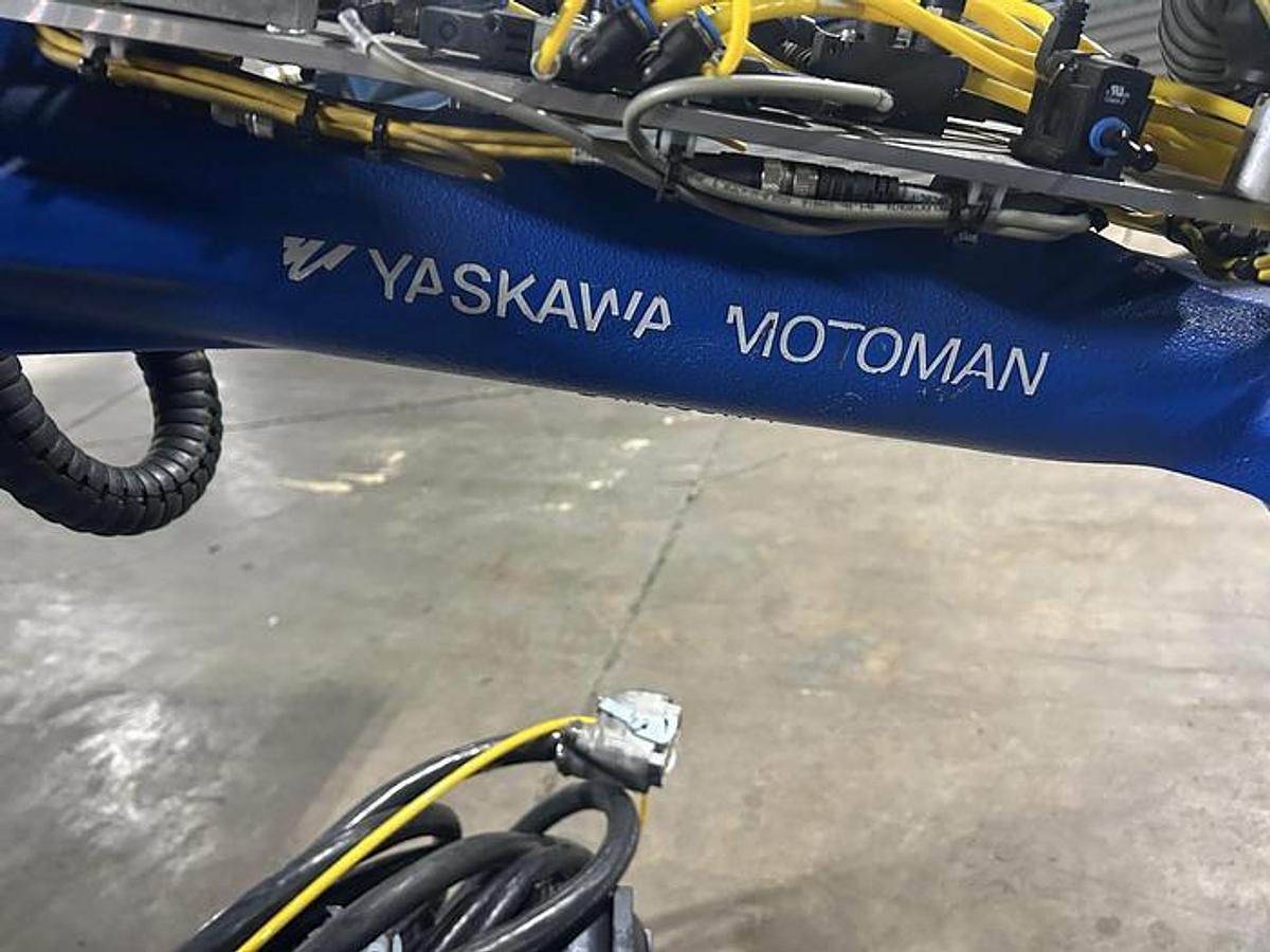 Used 2011 ROBOT- Yashkawa Electronic Corporation Motoman MH50