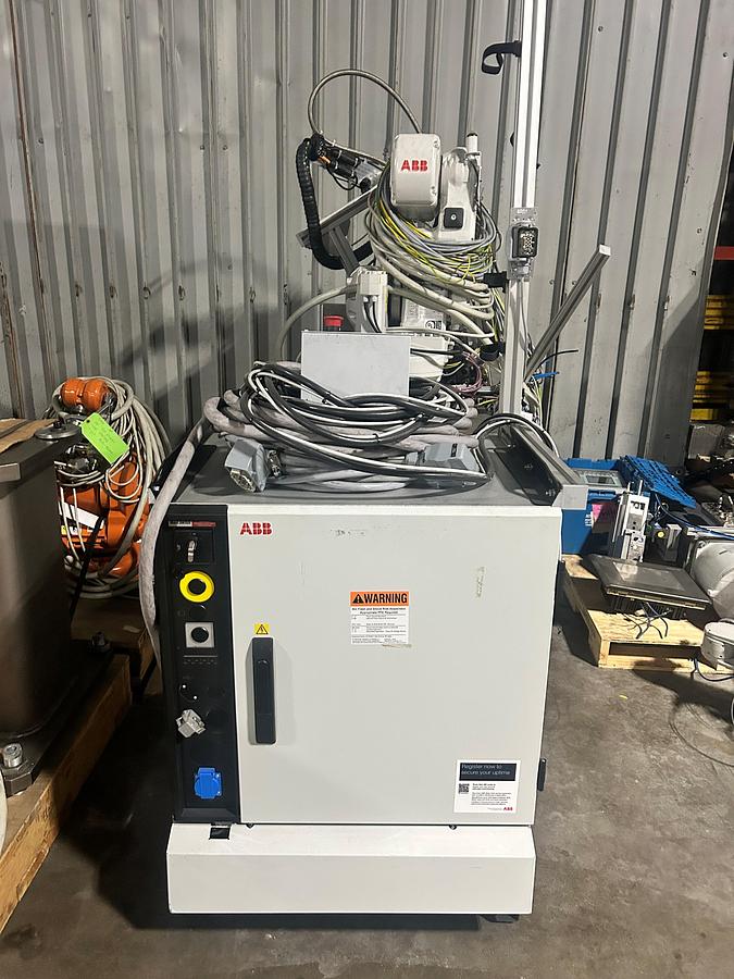 Used 2019 ROBOT - ABB IRB 140
