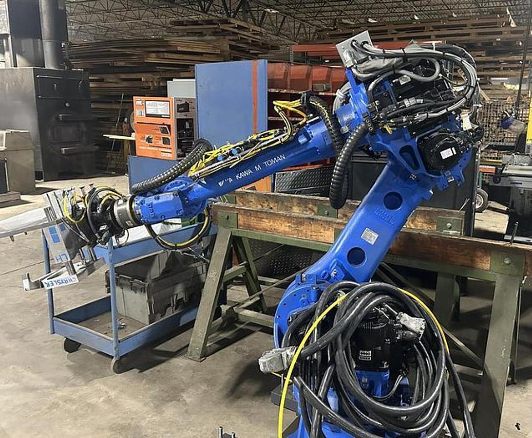 Used 2011 ROBOT- Yashkawa Electronic Corporation Motoman MH50