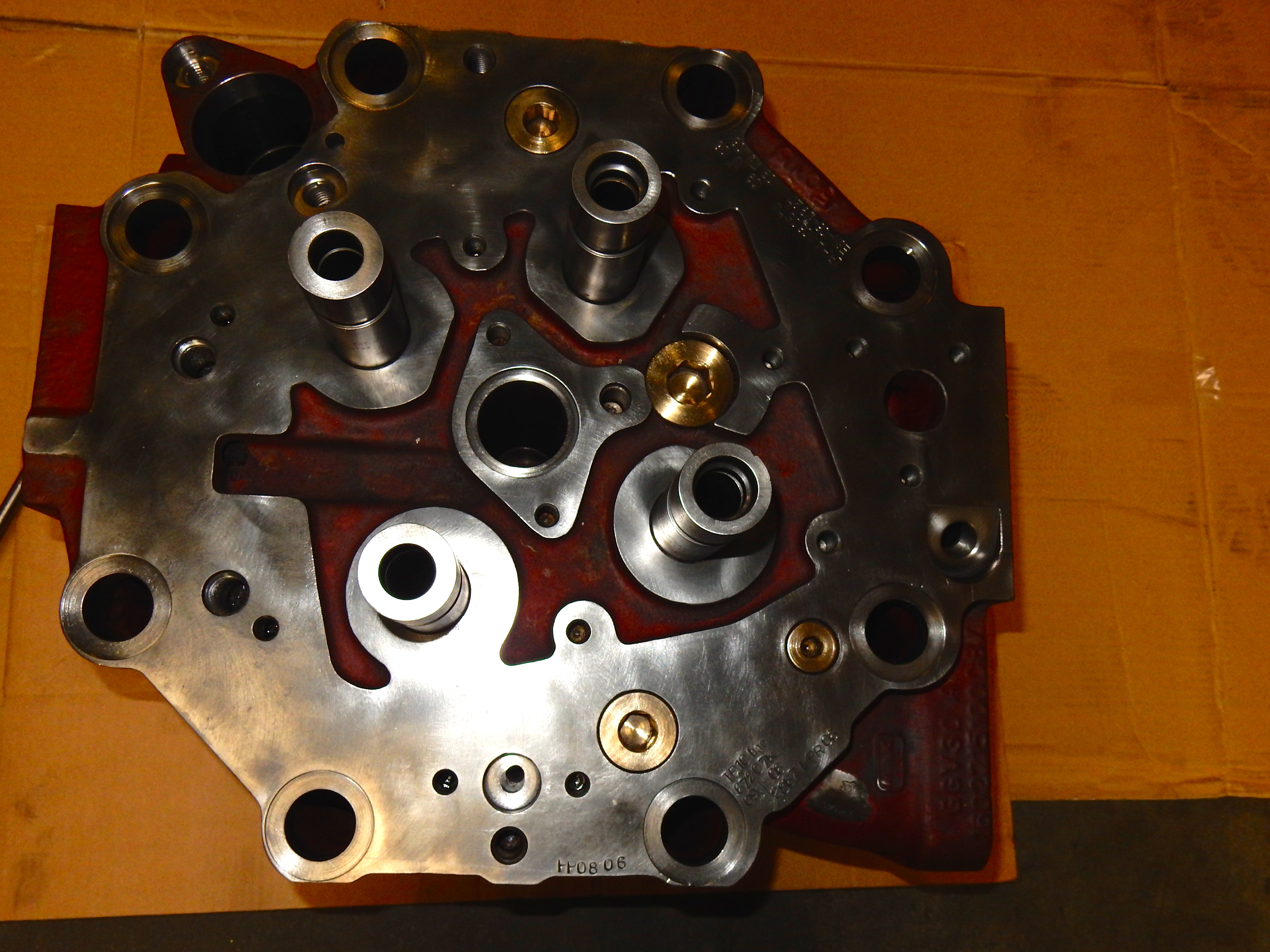 Used CYLINDER HEADS MAK MU452AK / MU453AK