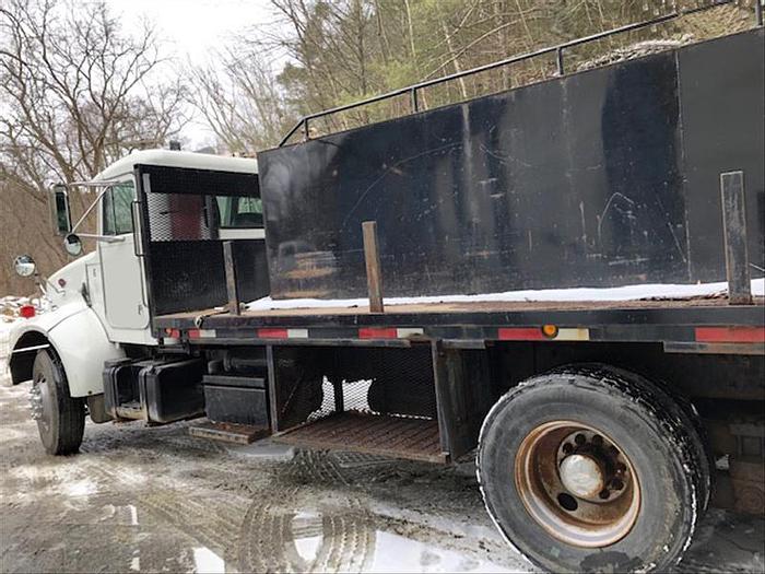 Used 2004 Peterbilt 1500 Gallon Water Truck