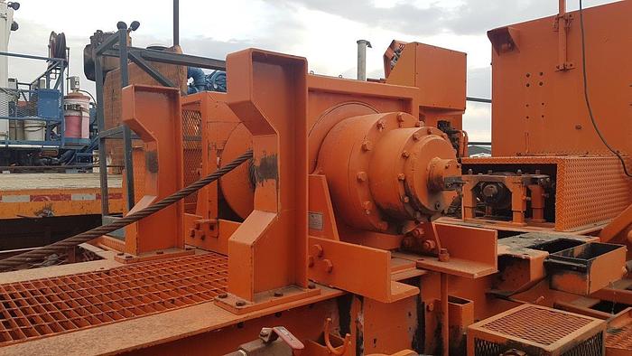 Used 2001 Frontier 4 Axle Carrier Style Oilfield Pump / Kill Truck