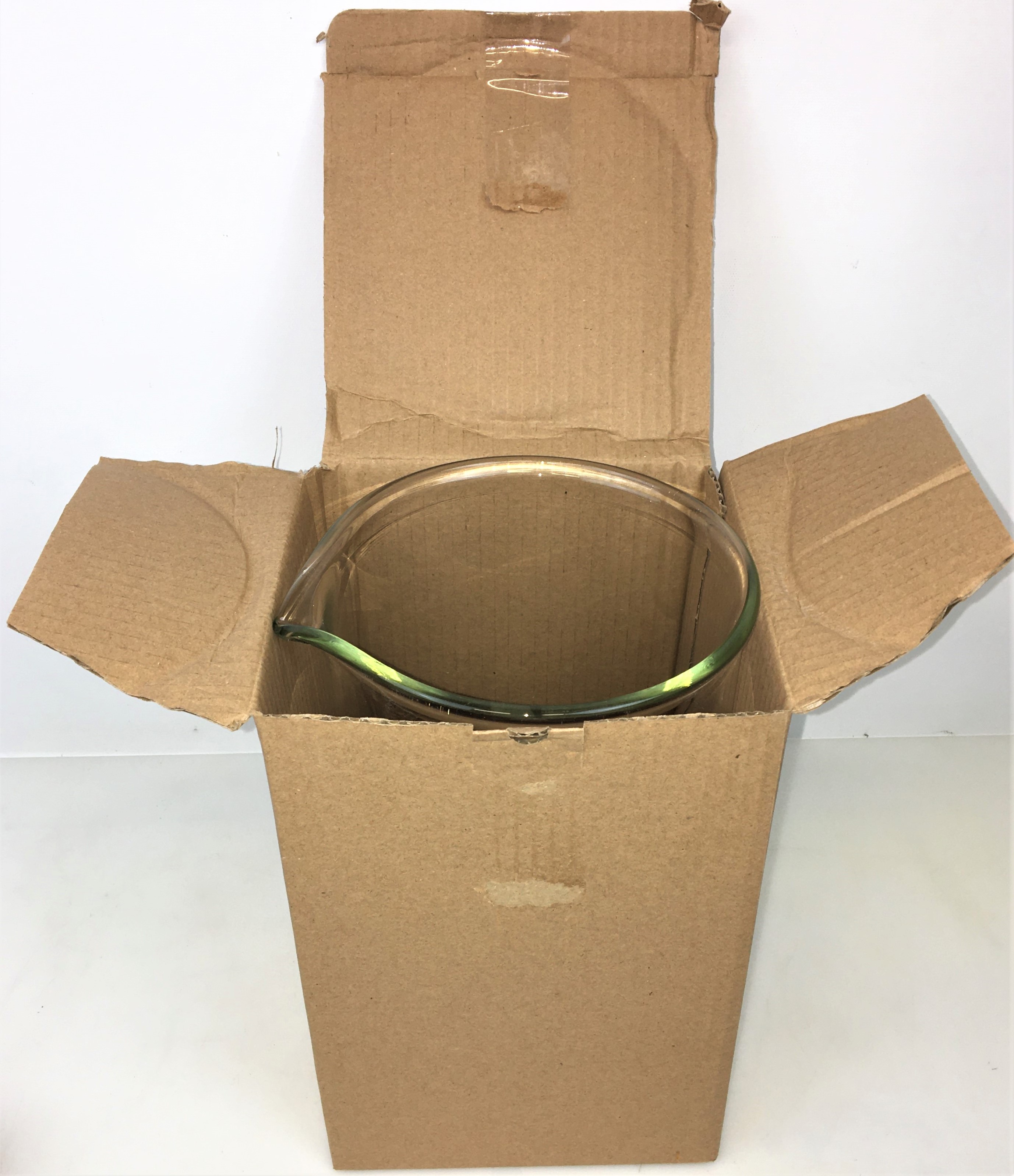 New TLG 229.203.14 Heavy-Duty Graduated Griffin Beaker - 4000mL