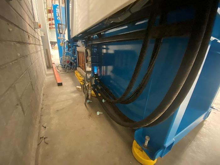 Used 2000 Netstal Synergy S-1750-900 Moulding Machine
