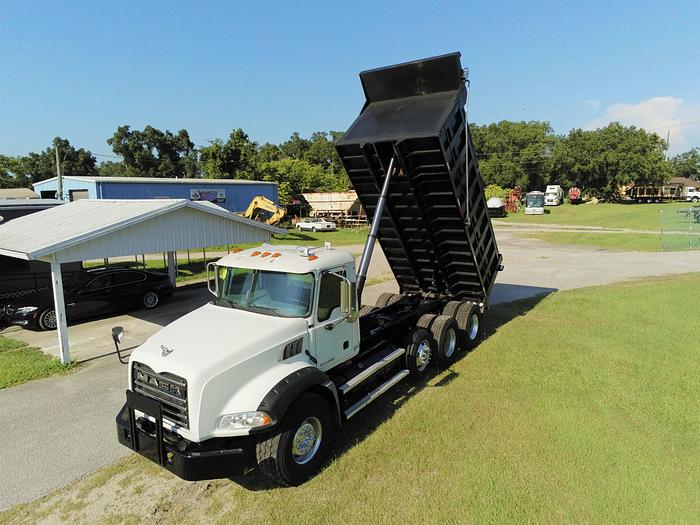 Used 2010 MACK GU 813