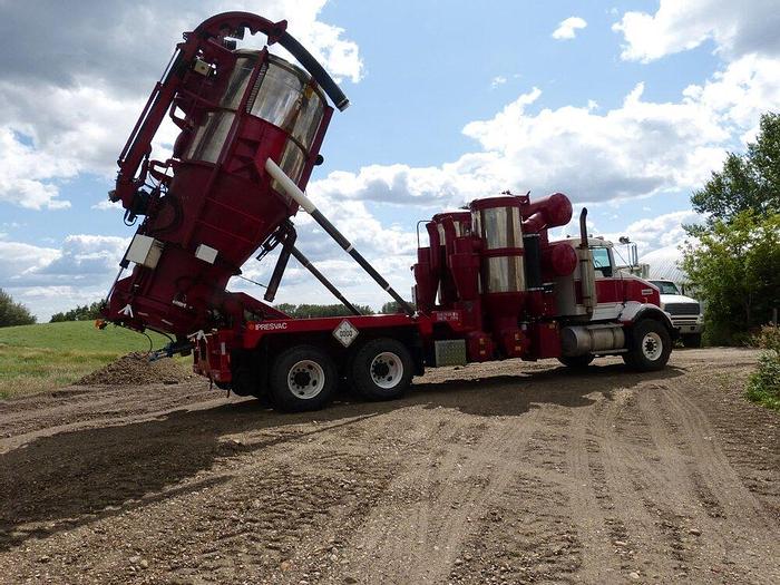 Used RARE HI RAIL INDUSTRIAL HYDROVAC 2001 KENWORTH 