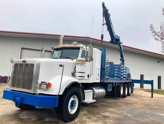 Used 2008 Peterbilt 367 Crane/Hardline Truck
