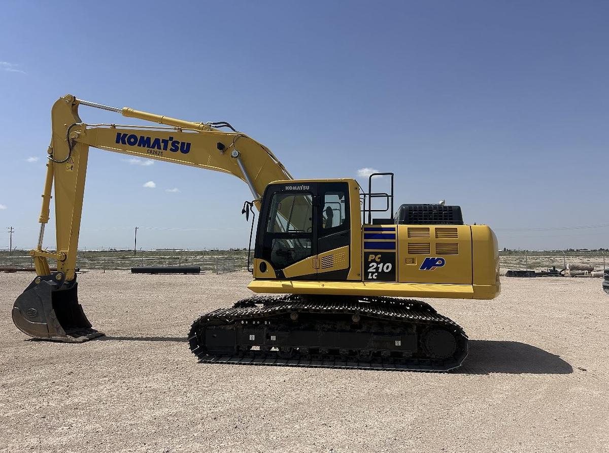 Used 2025 Komatsu PC210 Excavator – 350 Hours, Aux Hydraulics, 3 FT Bucket, LIKE-NEW