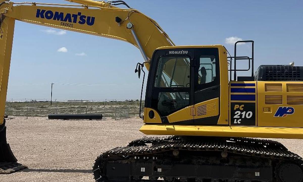 Used 2025 Komatsu PC210 Excavator – 350 Hours, Aux Hydraulics, 3 FT Bucket, LIKE-NEW