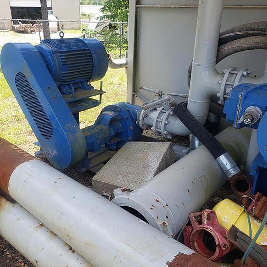 Used 500BBL Mix Tank - Round Bottom, Skidded, Dual Agitators, Pumps Included, Like New