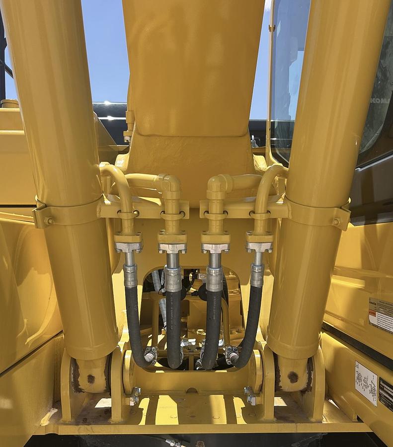 Used 2025 Komatsu PC210 Excavator – 350 Hours, Aux Hydraulics, 3 FT Bucket, LIKE-NEW