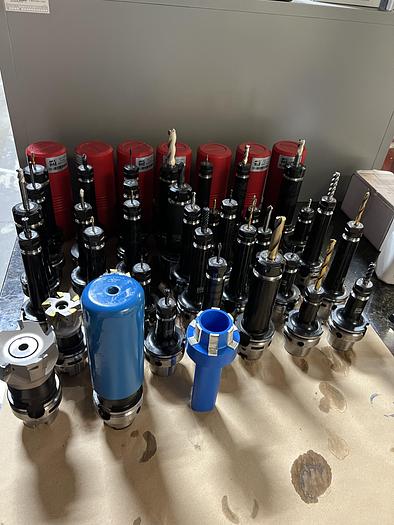 Used 2021 HAAS UMC-500SS 5-Axis CNC Vertical Machining Center