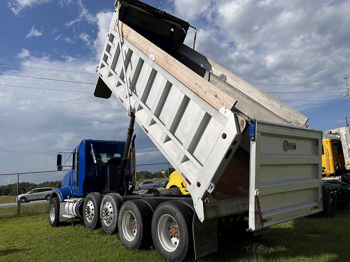 Used 2014 Kenworth T800 Quad-Axle Dump Truck