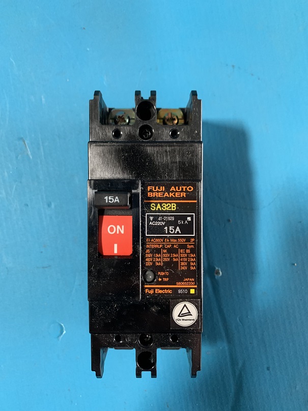 Used Fuji electric auto breaker sa32B
