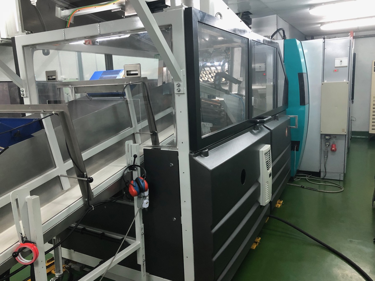 Used 1998 Mould & Matic TR 4 (Thermorunner 4)